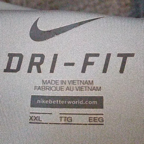 Nike men's Dri Fit tee. - Picture 5 of 5